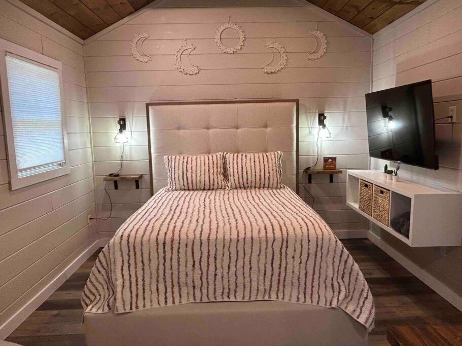 Blissful Nook Tiny Home ~ Cozy Retreat W/ Hot Tub; Near Town And Deep Creek Брайсон-Сіті Екстер'єр фото