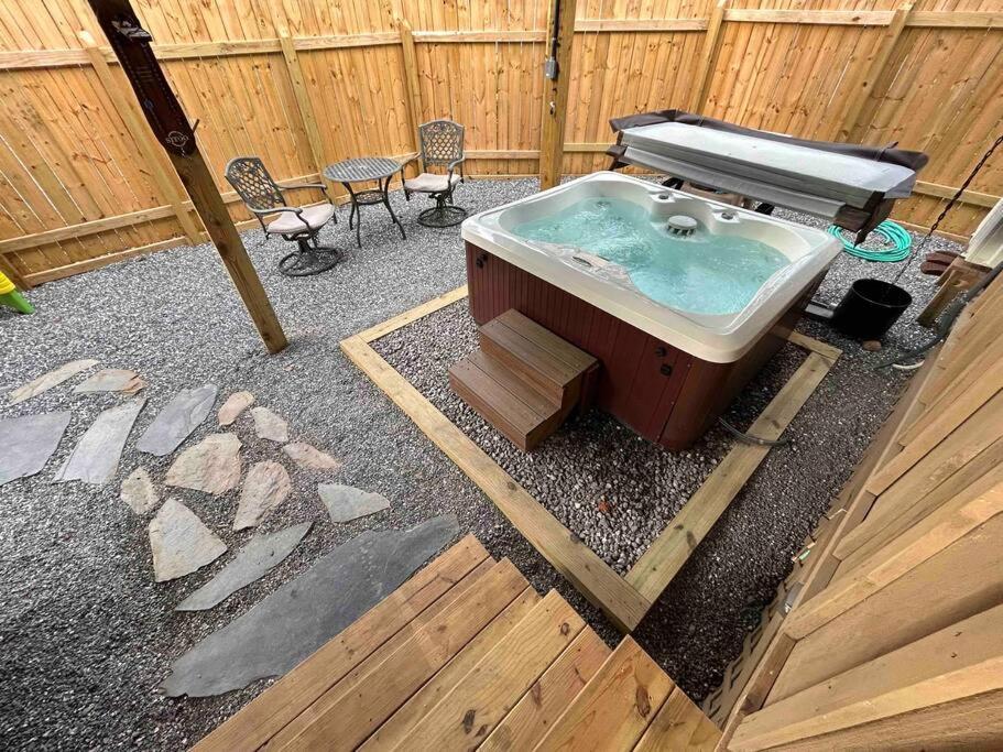 Blissful Nook Tiny Home ~ Cozy Retreat W/ Hot Tub; Near Town And Deep Creek Брайсон-Сіті Екстер'єр фото